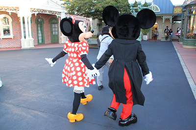 ディズニーキャラクターたちの身長 全力で調べてみた ミッキーやミニーの身長はいくつ