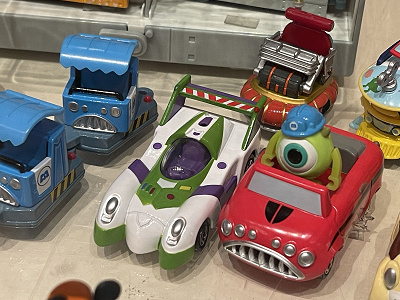 22 モンスターズ インクグッズ全31種まとめ マイク サリーのかわいいお土産