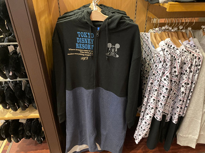 22 ディズニーパーカーまとめ ランド シーで買えるパーカーを全種類チェック 22 ディズニーパーカーまとめ ランド シーで買えるパーカーを全種類チェック