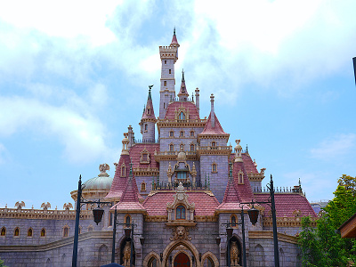 ディズニー映画 美女と野獣 のろうそく ルミエール を徹底解剖 パークで買えるグッズ フードも紹介