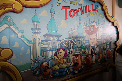 ディズニーシー編 隠れミッキー42種類を写真 ヒントでご紹介 お土産袋やtodayにも