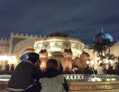 ディズニーのカップルにおすすめ写真スポット40選 ポーズ デートでインスタ映え写真を