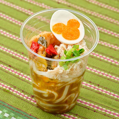 チキンとエッグの冷やしカレーうどん（中辛）