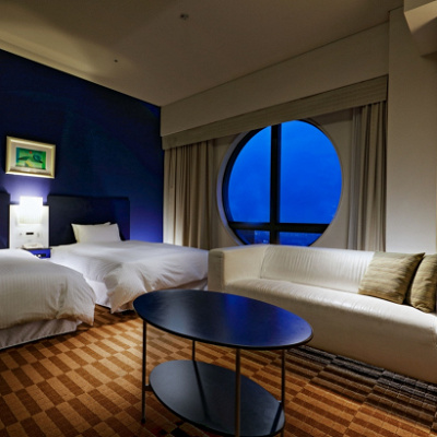 「ホテル開業20周年　ホテル最上階50平米デラックスルームでゆっくりした時間を」（朝食付き）