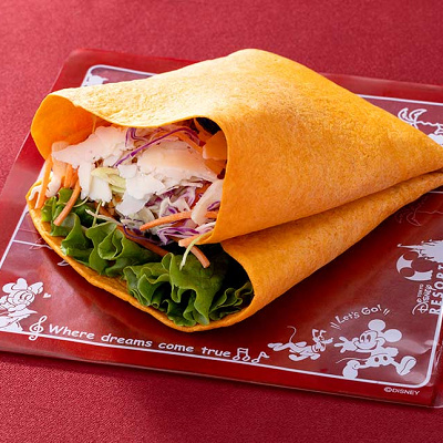 トルティーヤサンド（チキン、チリコンカン、ワカモレ、チーズ）