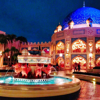 乗って楽しい見てても楽しいキャラバンカルーセル