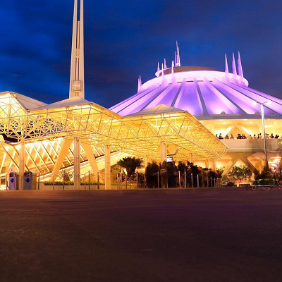 近未来的な夜景が楽しめるスペースマウンテン周辺