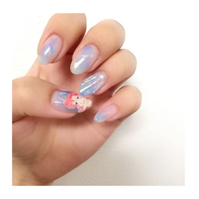 オーロラのアリエルネイル