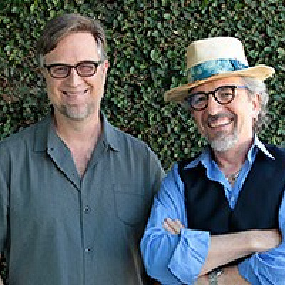 原作者のダン・ポベンマイヤーとジェフ・“スワンピー”・マーシュ