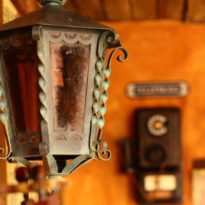 ボイラールーム・バイツの飲食スペース