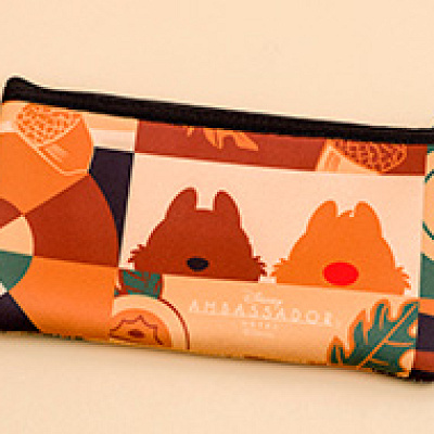 チップとデールルーム宿泊特典：オリジナルポーチ