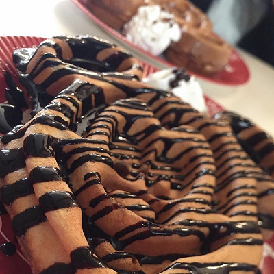 チョコレートソースがたっぷりで魅力的です♡