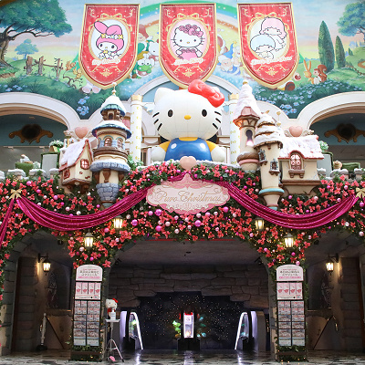 エントランスのクリスマス装飾／ピューロランド・クリスマス2022