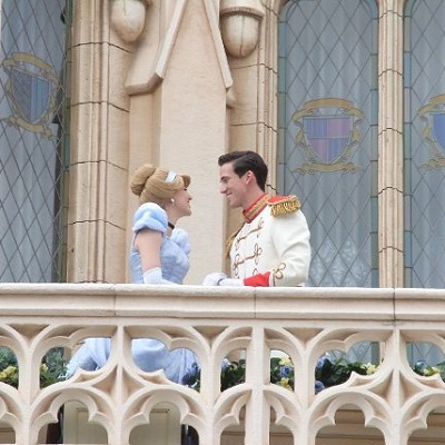 シンデレラ城バルコニー<br />シンデレラと王子