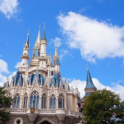 裏側から見たシンデレラ城