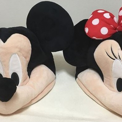 定番のミッキー&ミニーファンキャップ