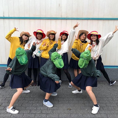 トイストーリーのファンキャップを被って記念撮影