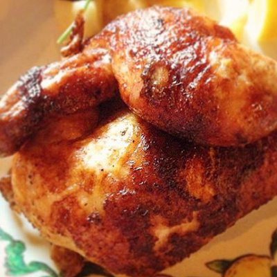 外はカリカリ中はジューシーなボリュームチキン