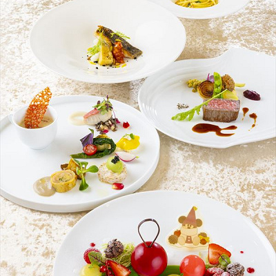 ディズニー・クリスマス　スペシャルディナー　スカーレット・クリスマス