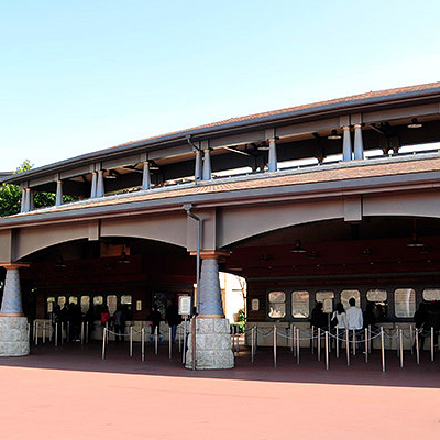 ディズニーシーエントランス