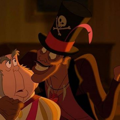 ファシリエとナヴィーンの付き人ローレンス