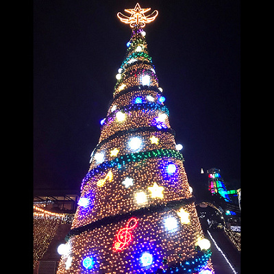 巨大イルミネーションツリー
