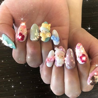 キラキラでかわいいキキララネイル！