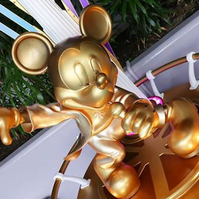 トゥモローランドのハピエストミッキースポット 