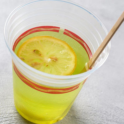 ホットレモネードカクテル（グリーンアップルリキュール＆レモン）