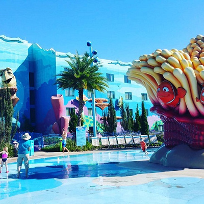 ホテルのプール