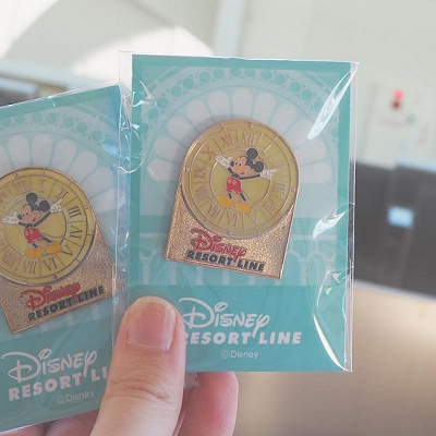 条件をクリアするとミッキーがデザインされたオリジナルピンがもらえる！