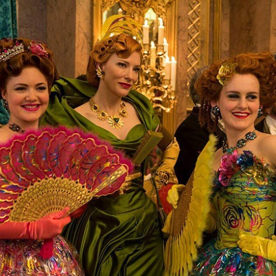 トレメイン夫人とその娘アナスタシア・ドリゼラ