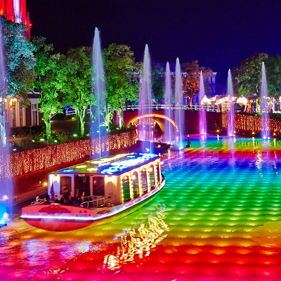 光と噴水の運河クルーズ