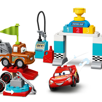 ライトニング・マックィーンのレースの日