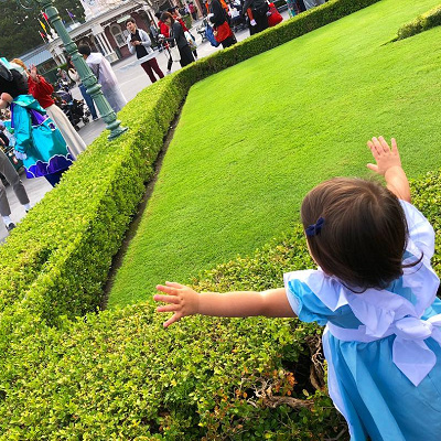 小さなアリスがとってもかわいい…！