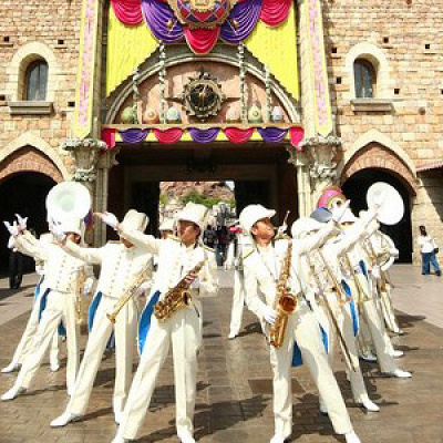 季節によって変わる衣装が素敵な東京ディズニーシーのマリタイムバンド