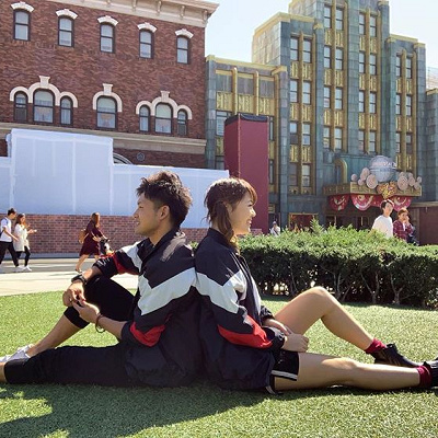 ボトムス違いのペアルック