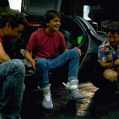「Nike Air MAG」を履くマイケル・J・フォックス（マーティ役）