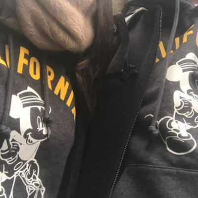 ミッキーパーカーコーデ