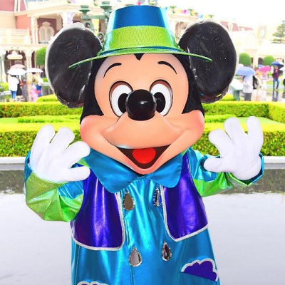 雨カッパコスチュームのミッキー