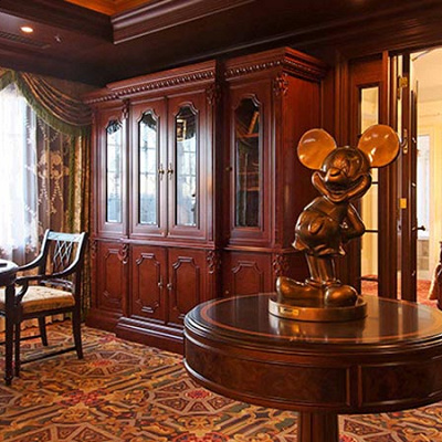 ウォルト・ディズニー・スイートのミッキー像