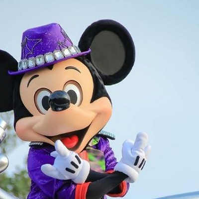 ミッキーの決めポーズ？