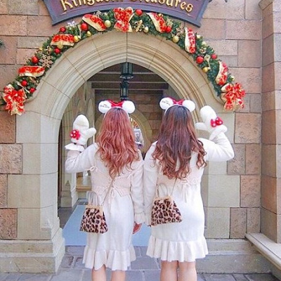 ワンピースがガーリーなミニーコーデ