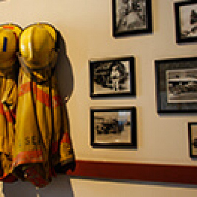 消防士の制服にも注目です