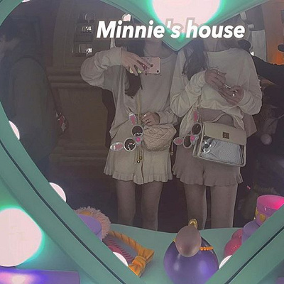 OOTDポ―ズ（今日のコーデ）