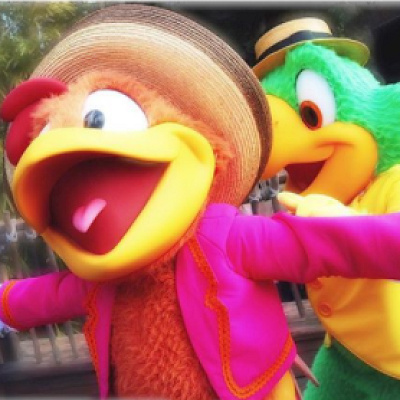 パンチートは友だちのホセ・キャリオカと一緒にいることが多い