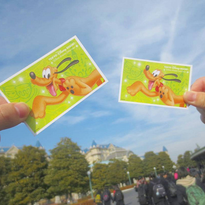 パークチケットは近所のコンビニやディズニーストア、オンラインでも購入できる