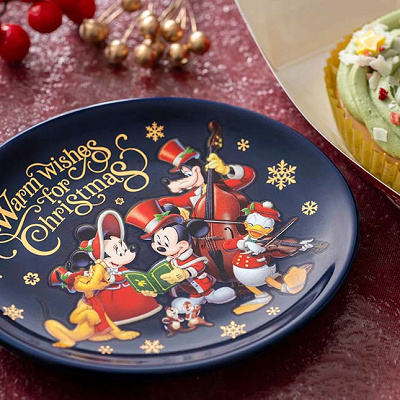 プラリネ＆ピスタチオケーキ（ディズニークリスマス2023）