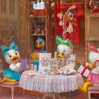 エイプリル、メイ、ジューンのプロフィール