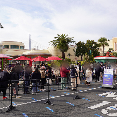 禰豆子のポップコーンバケツの待ち列